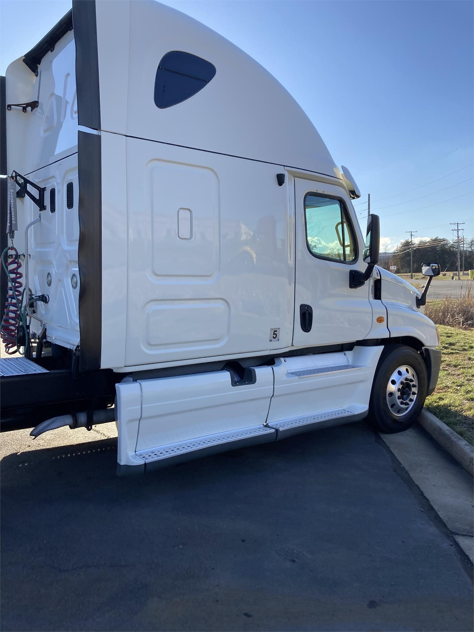 2013 FREIGHTLINER CASCADIA 125 8015890411