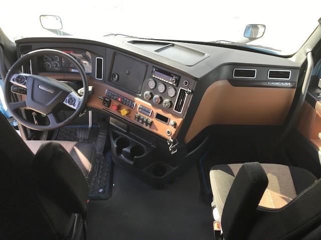 2022 FREIGHTLINER CASCADIA 126 8024052004