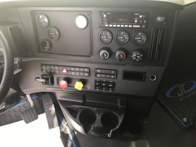 2023 FREIGHTLINER CASCADIA 126 9002996089