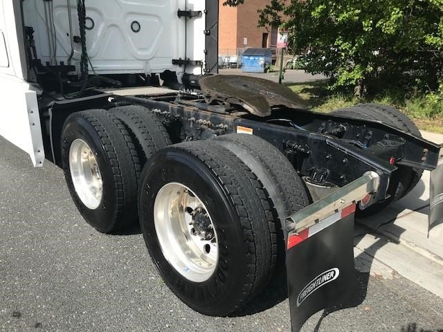 2023 FREIGHTLINER CASCADIA 126 9002996151